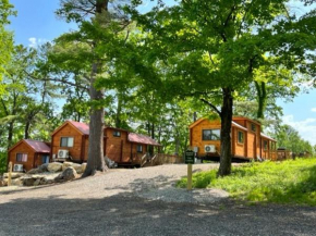 Brialee Deluxe Cabins